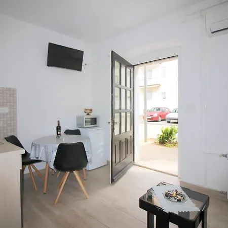 Zentrale, Strandnahe Noemi * Porec